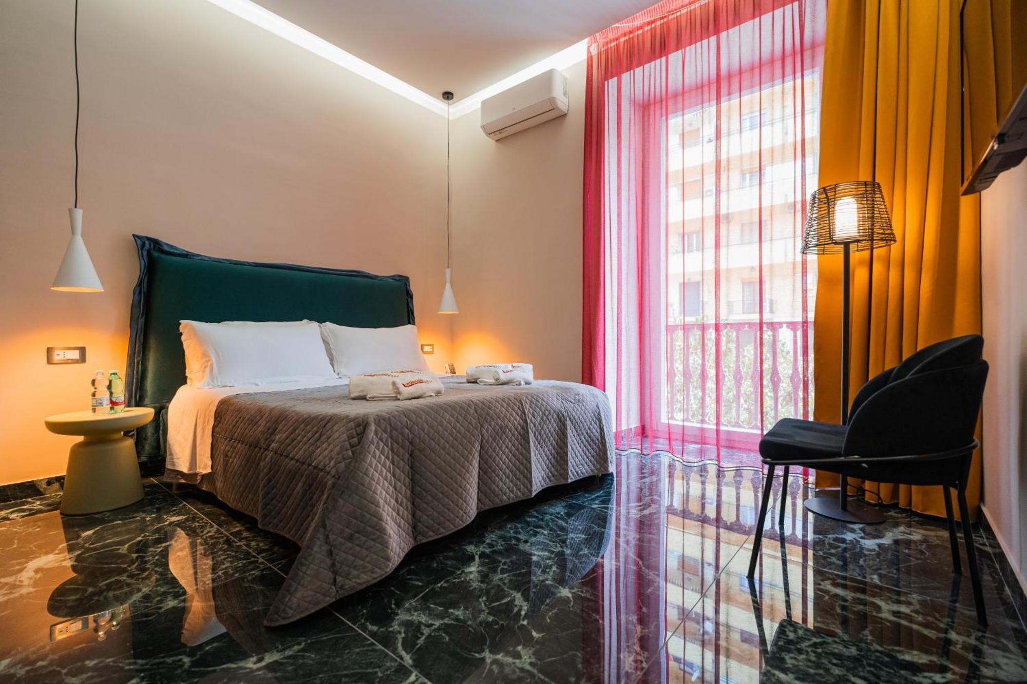 Guest house Lucignoloroom Stazione Naples